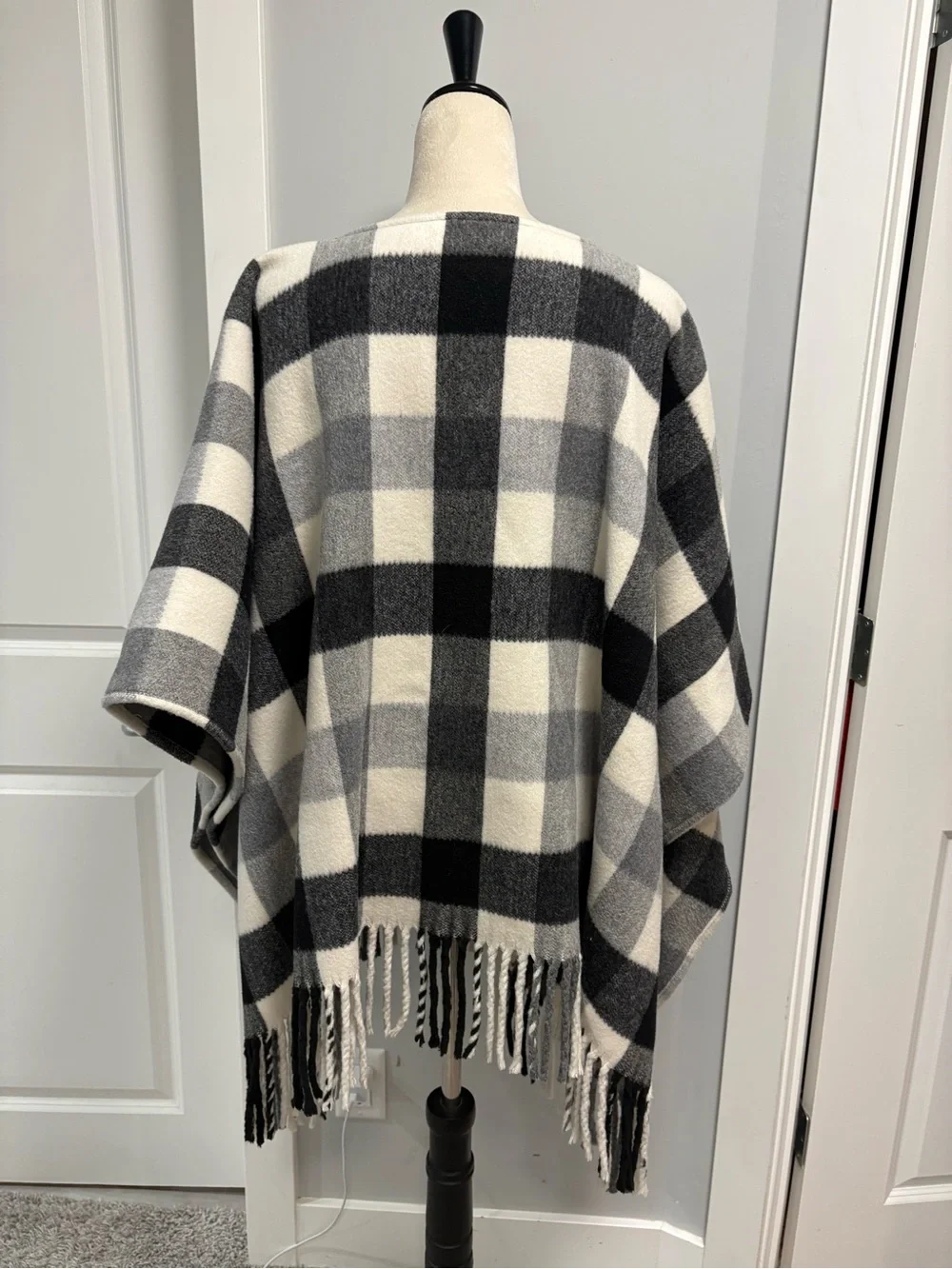 Michael Kors Black & White Plaid Fringe Wool blend Poncho - Picture 3 of 12